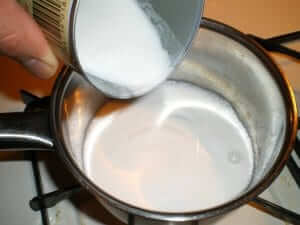 如何煮拉提克-倒椰奶到锅里gydF4y2Ba